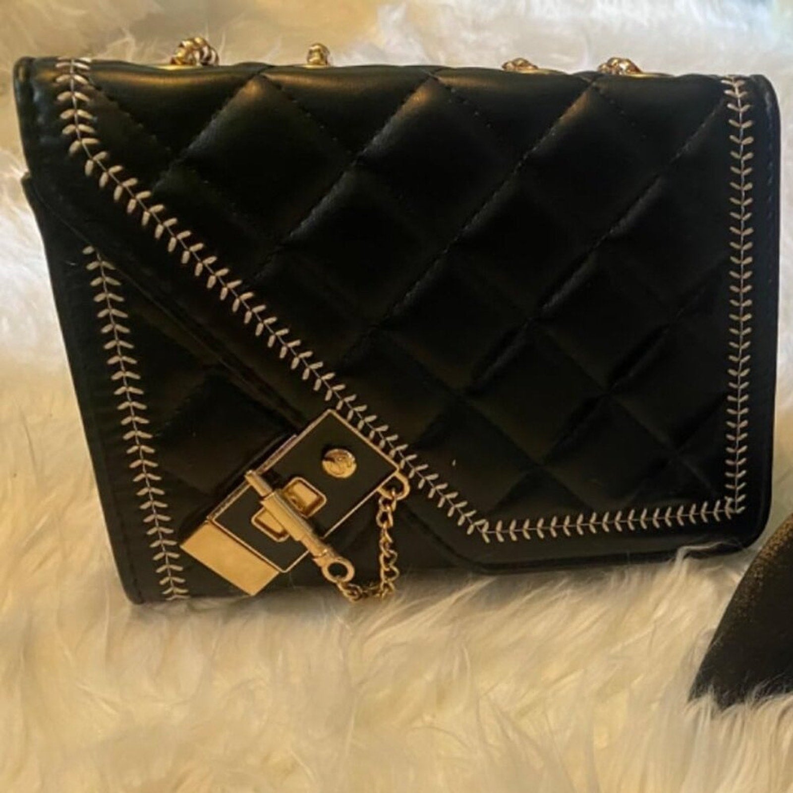 Quilted Crossbody Bag Black Vegan Leather Shoulder Bag Fashion Chain Small Purse
