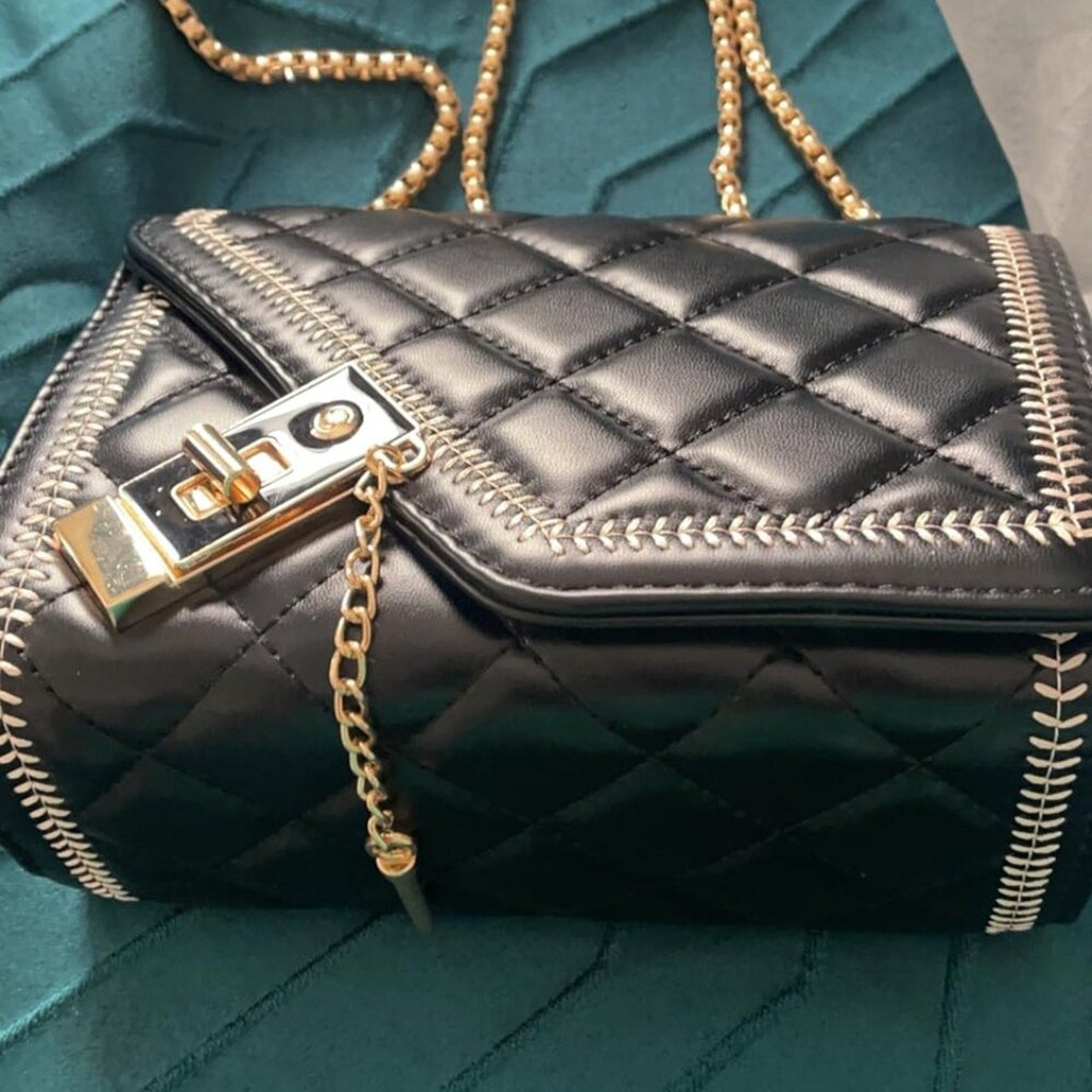 Quilted Crossbody Bag Black Vegan Leather Shoulder Bag Fashion Chain Small Purse